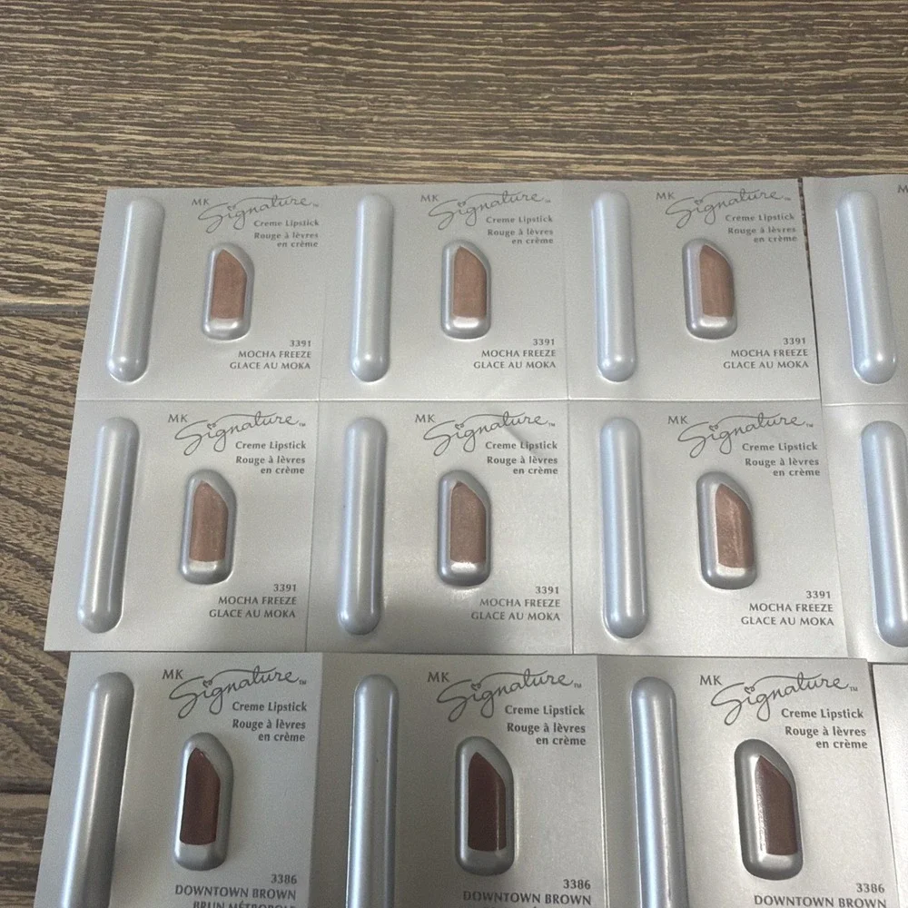 Mary Kay Signature 8 Sheets Creme Lipstick Samples w/Pouch - Discontinued Shades